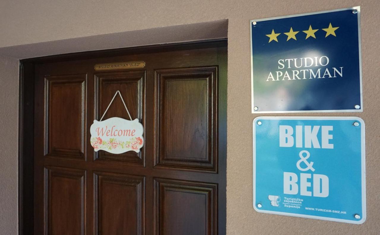 Studio Apartman "Djed" Hrvatska Kostajnica エクステリア 写真